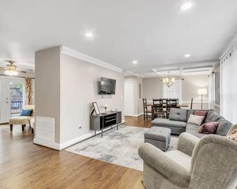 Hickory Haven - Mauldin - Living room