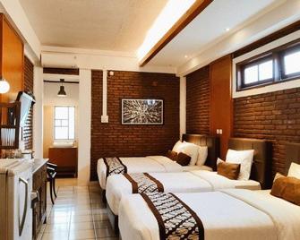 Paku Mas Hotel - Yogyakarta - Bedroom