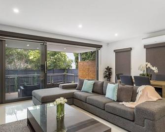 Boutique Stays - Edinburgh Place - Melbourne - Living room