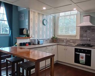 Opulent1-Bdr elegant Guest-Wing at the 150-yr-old Aratapu School House - Dargaville