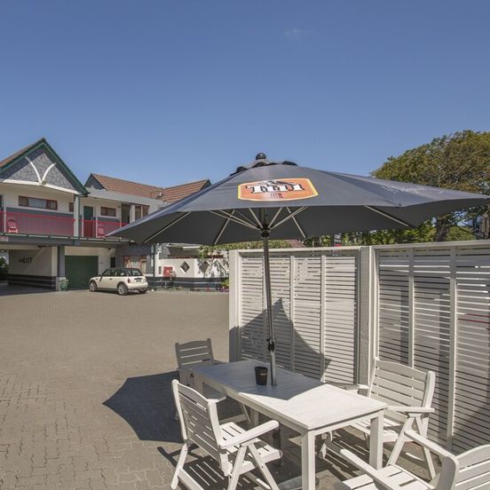 Amross Court Motor Lodge image 1