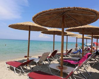 Summer Beach Hotel - Polychrono - Strand