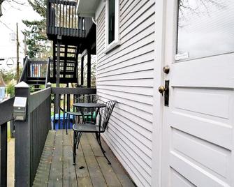 Evermore Guesthouse - Portland - Parveke