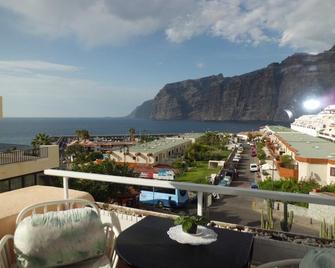 Los Gigantes - Puerto de Santiago - Balcón