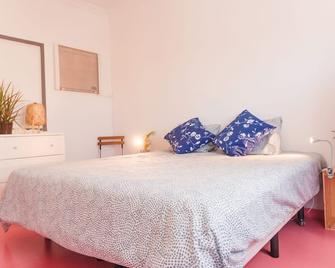 Hospedium Hostel República Surf House - Mafra - Habitación