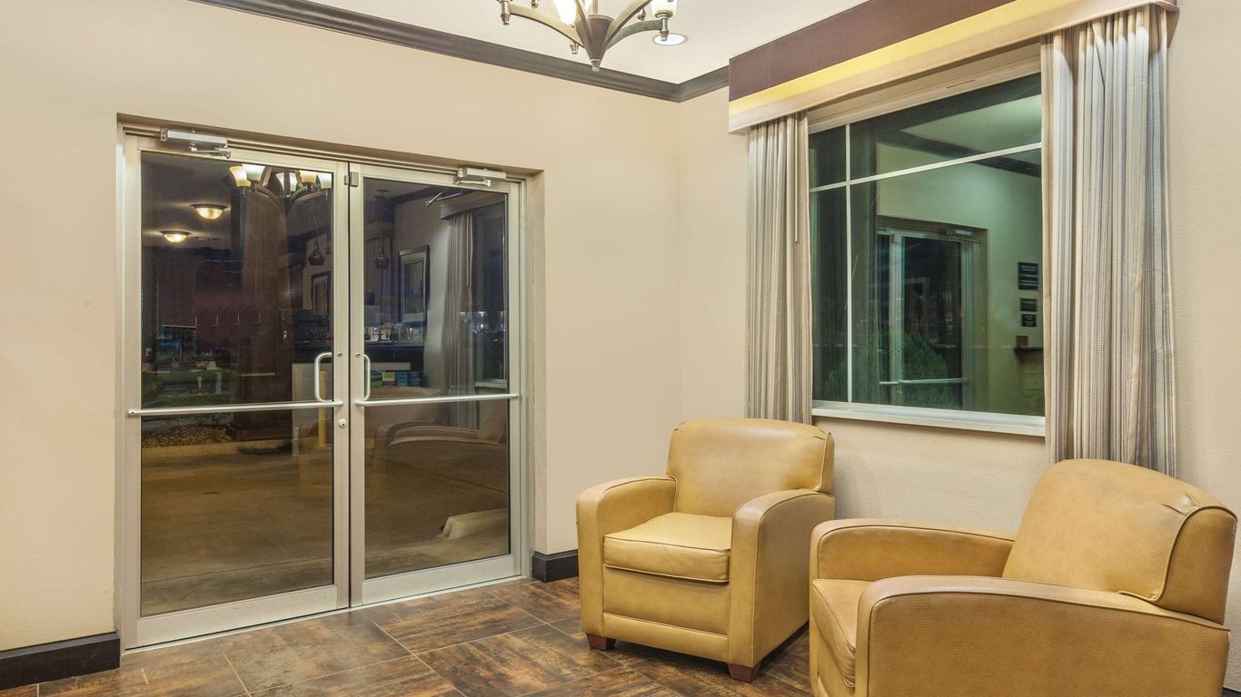 Super 8 by Wyndham Center