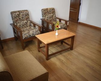 Altius Nest Hotel - Kodaikanal - Вітальня