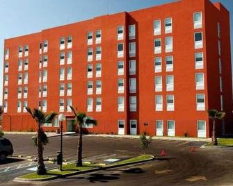 Hotel Tecnologico Norte - Chihuahua - Building