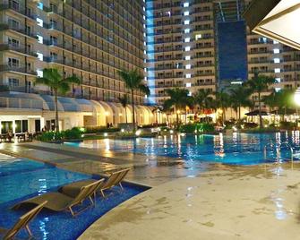 CondoDeal at Sea Residences - Manila - Pool