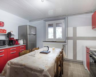 Gîte Arthemise Is Located In A Charming Village In The Valley Of The Saone - Vaite - Dining room