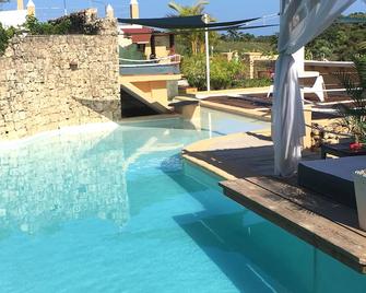 Cabrera Chalet boutique hotel - Cabrera - Piscina