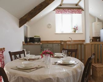 Bowbeer Barn - Exeter - Dining room