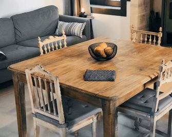An idyllic holiday home a stone's throw from the sea - Aure-sur-Mer - Dining room