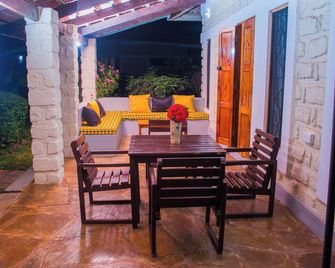 Doric Cottages Diani - Diani Beach - Patio