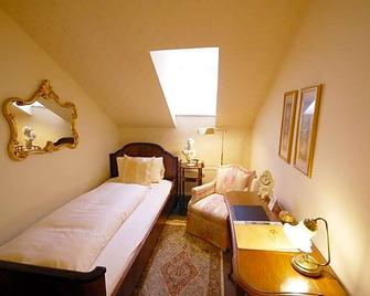 Das Kleine Hotel in ruhiger Stadtlage - ויסבאדן - חדר שינה