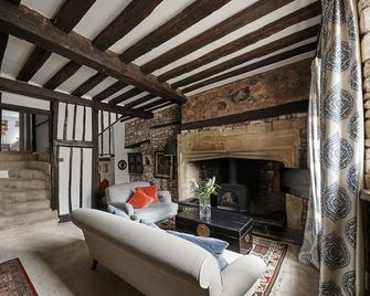 Cotswolds home in Castle Combe (optional Hot Tub) - Badminton - Living room