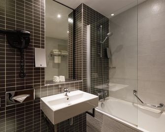 Best Western Clermont Ferrand Centre - Clermont-Ferrand - Badkamer