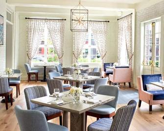Your Home Away From Home! 4 Convenient Units, Pool, Onsite Parking! - Newport - Restaurant