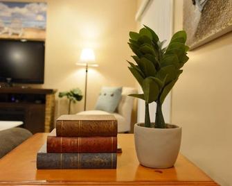 2 Bedroom Oasis! Mother In-Law Apt Forest Lake, Mn - Forest Lake - Sala de estar