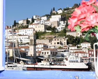 Delfini Hotel - Hydra - Outdoor view