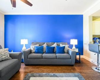 2 Balconiespeachtree St.King Bedfree Parkingsmart Tvs - Atlanta - Sala de estar