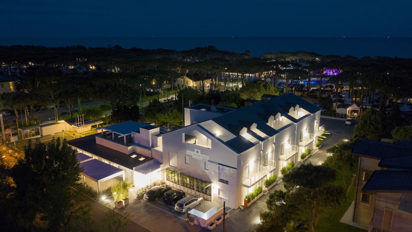 The Green Park Hotel