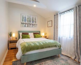 Entire House Right In Stamford's Heart - Stamford - Bedroom