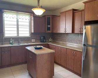 Charming Family Home with a Mountain View - San Sebastián - Cocina