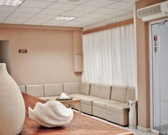 Venetia Studios - Aegina