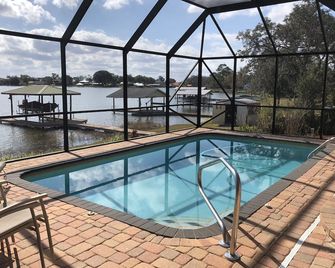 Welcome, Enjoy Your Own Private Pool And Lakefront Dock. Fish & Kayak - Lake Placid - Pool