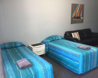 Clarence Head Caravan Park - Yamba - Slaapkamer