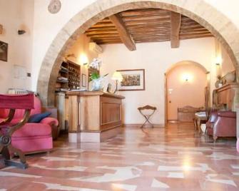 Hotel Porziuncola - אסיסי - דלפק קבלה