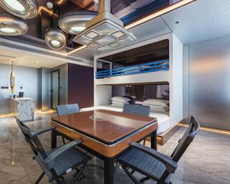 Alienware Esports Hotel (Huangshi High-speed Railway North Station Huahu Airport Branch) - Huangshi - Bedroom