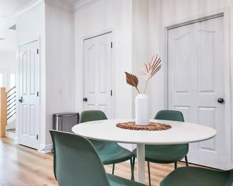 Walk to Rosemary - Poolside, 6 Bikes, Beach Access - Rosemary Beach - Comedor