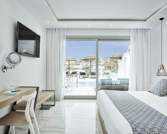 Grand Beach Hotel - מיקונוס