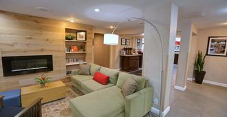 Country Inn & Suites by Radisson, Charlotte I-85 - Charlotte - Living room