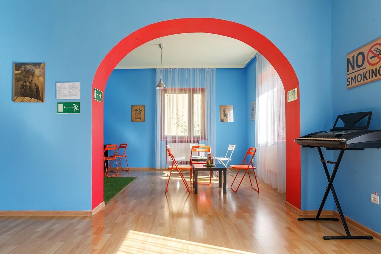 United Colors Hostel - كالينينغراد - غرفة طعام