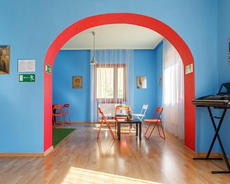 United Colors Hostel - Kaliningrad - Dining room
