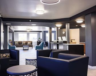 La Quinta Inn by Wyndham Tampa Near Busch Gardens - טמפה - טרקלין