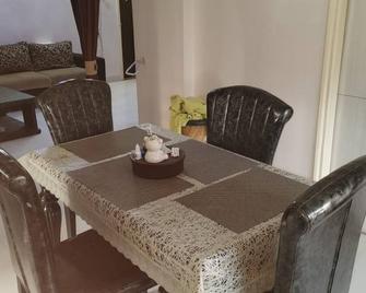 3bhk Fully Furnished Flat Indore - Indore - Dining room