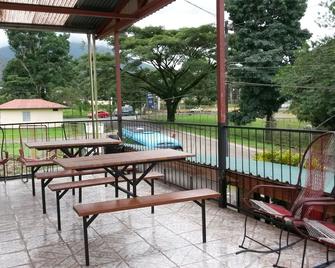 Hostel Dorothy - La Fortuna - Balcony