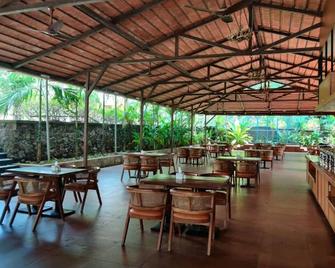 Wood Stock Acres Villa Resort - Thāne - Restaurant
