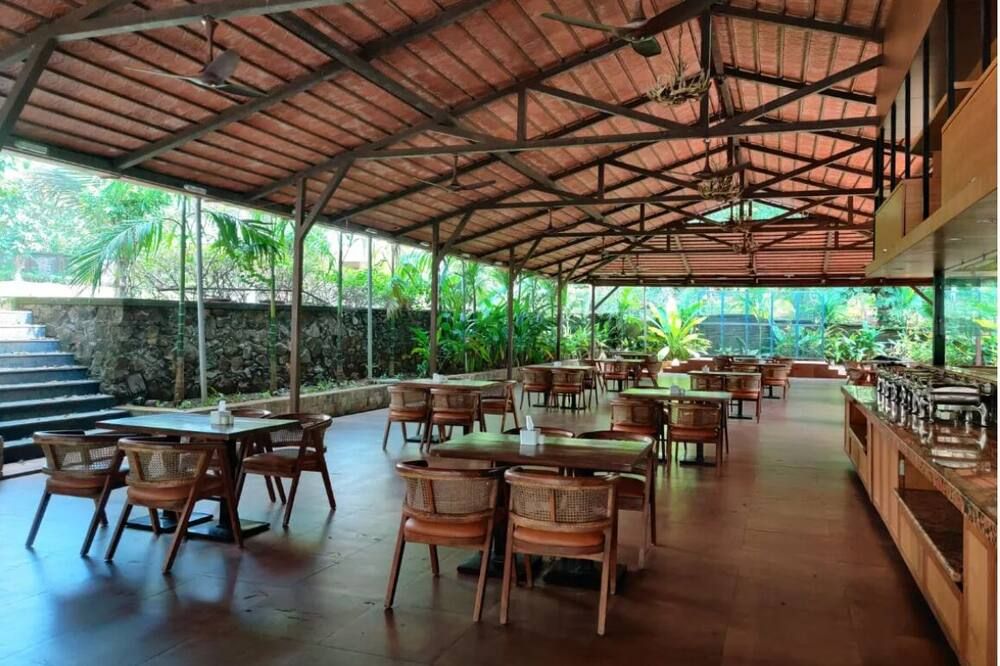 Wood Stock Acres Villa Resort - Thāne - Restaurant