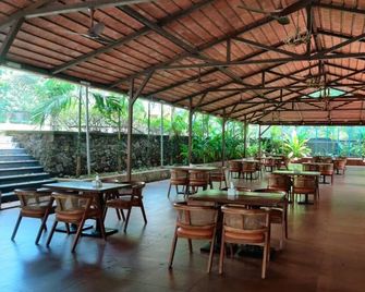 Wood Stock Acres Villa Resort - ת'יין - מסעדה