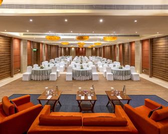 Sterling Puri - Purî - Salle de banquet