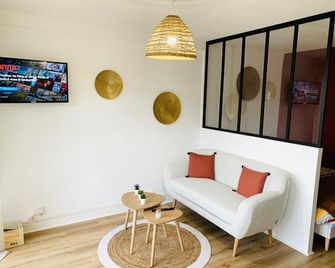 Studio ScandiChic tout équipé centre-gare-rives-clinique à pied - Caen - Wohnzimmer