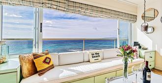 Professionally Sanitized Ocean View Condo At Colony Surf - Honolulu - Sala de estar