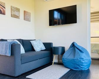 Stoney Chute Eco-Cabin 1 : accessible, quiet retreat 5km from Nimbin. - Nimbin - Sala de estar