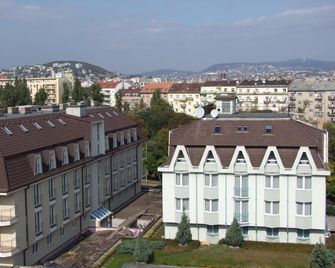Hotel Bara Budapest - Budapest - Edificio