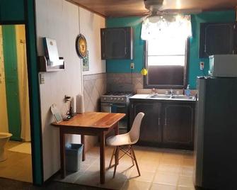 River Bend Resort Belize - בליז סיטי - מטבח